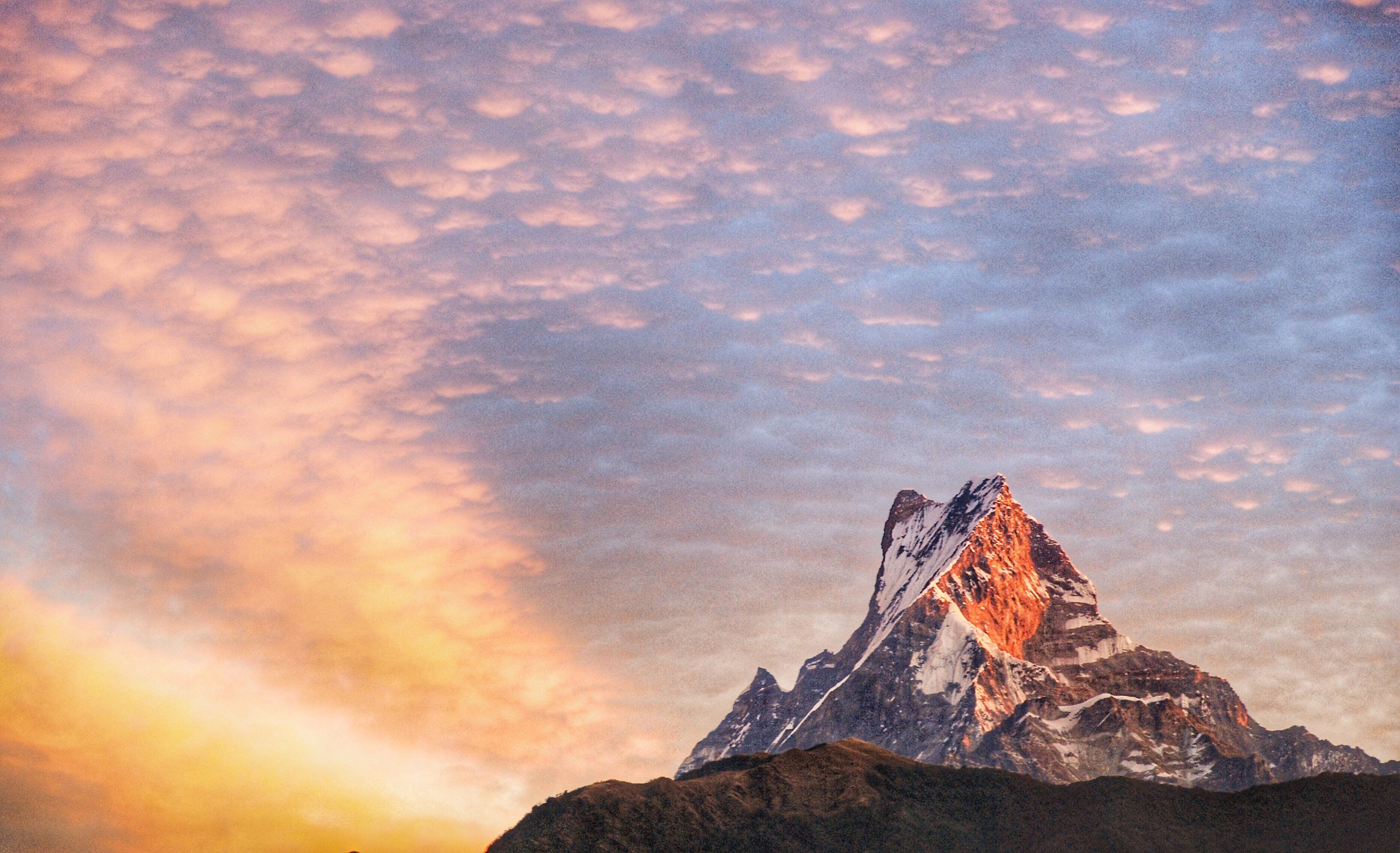 Machhapuchhre, montagne sacrée du Népal dans le massif des Annapurnas