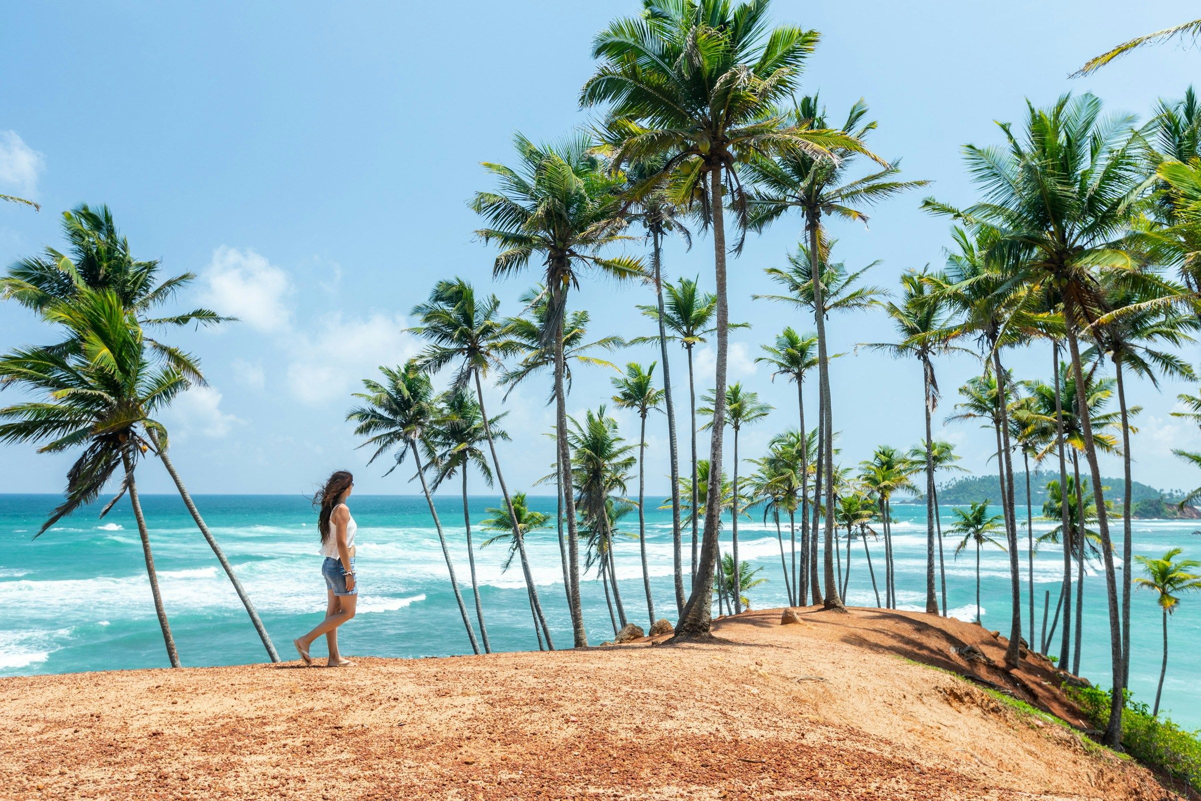 Plage de Tangalle sur la côte sud du Sri Lanka, réputée pour ses paysages sauvages et son atmosphère paisible.